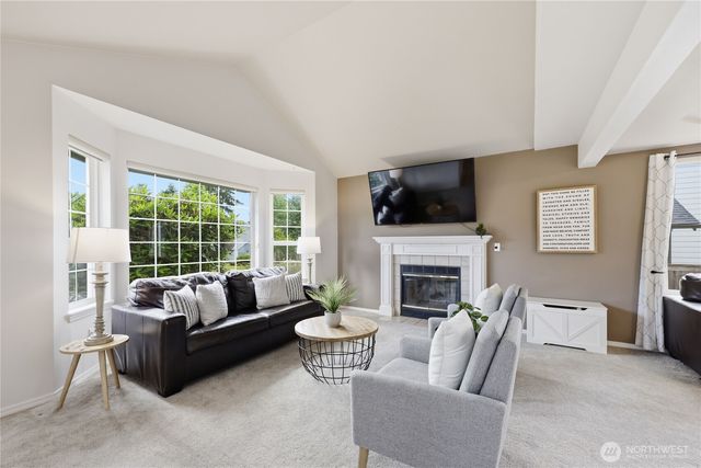 19555 23rd Avenue NE, Poulsbo, WA 98370