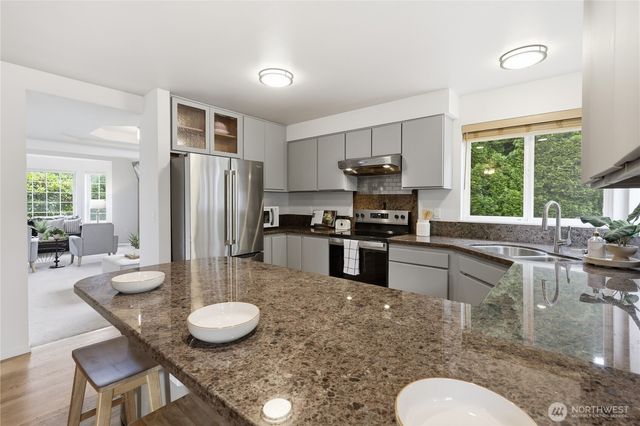 19555 23rd Avenue NE, Poulsbo, WA 98370