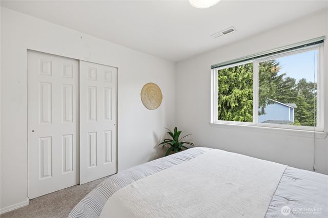 19555 23rd Avenue NE, Poulsbo, WA 98370