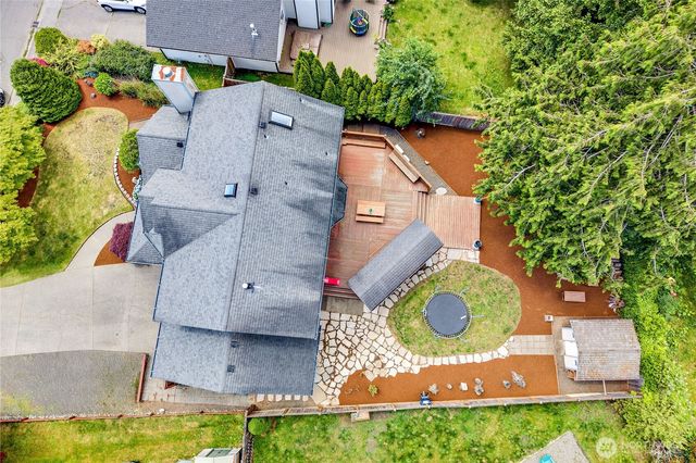 19555 23rd Avenue NE, Poulsbo, WA 98370