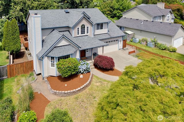 19555 23rd Avenue NE, Poulsbo, WA 98370