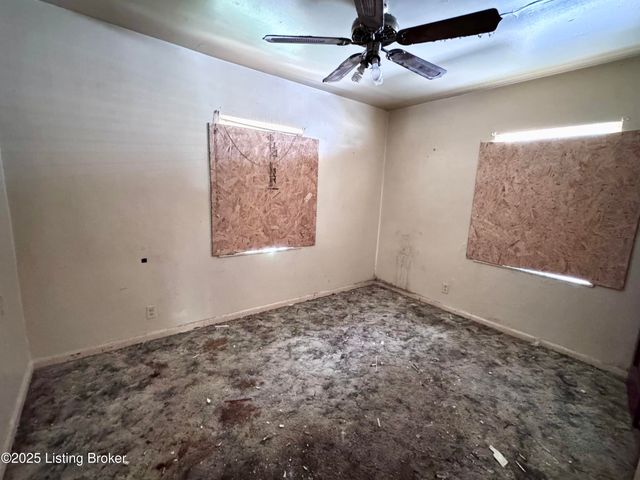 1330 Phyllis Ave, Louisville, KY 40215