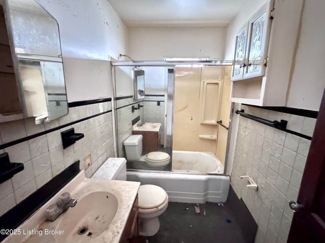 1330 Phyllis Ave, Louisville, KY 40215