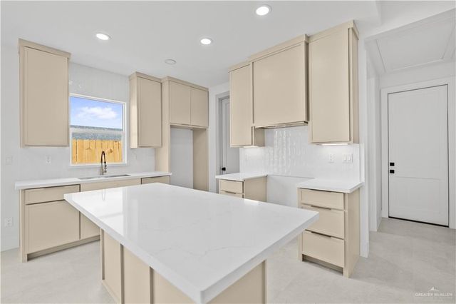 2217 N Venice Avenue, Edinburg, TX 78542