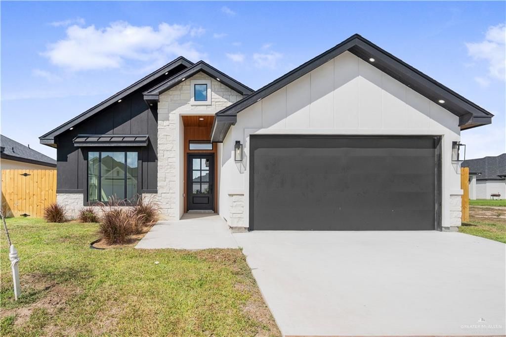 2217 N Venice Avenue, Edinburg, TX 78542