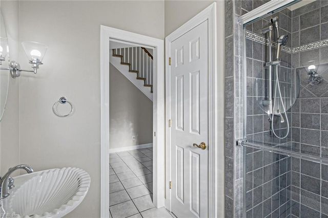 10 Channel LN, Hampton, VA 23664