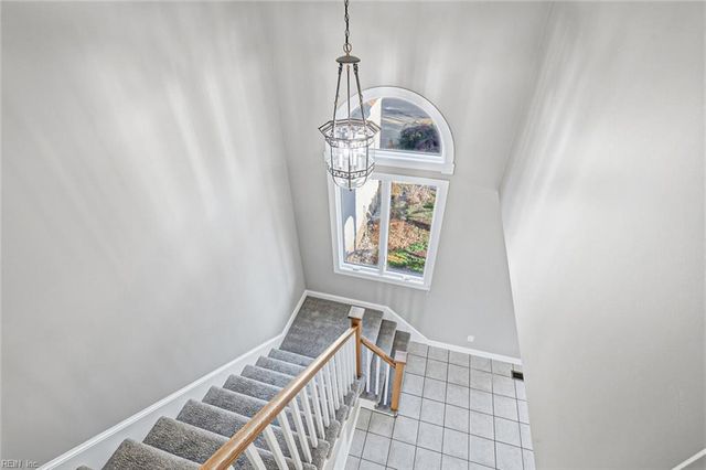 10 Channel LN, Hampton, VA 23664