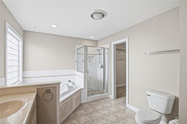 10 Channel LN, Hampton, VA 23664