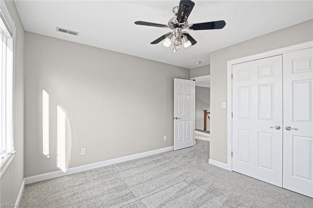 10 Channel LN, Hampton, VA 23664