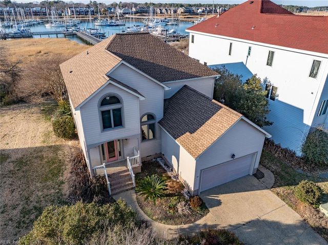 10 Channel LN, Hampton, VA 23664