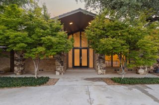 5511 Royal Lane, Dallas, TX 75229