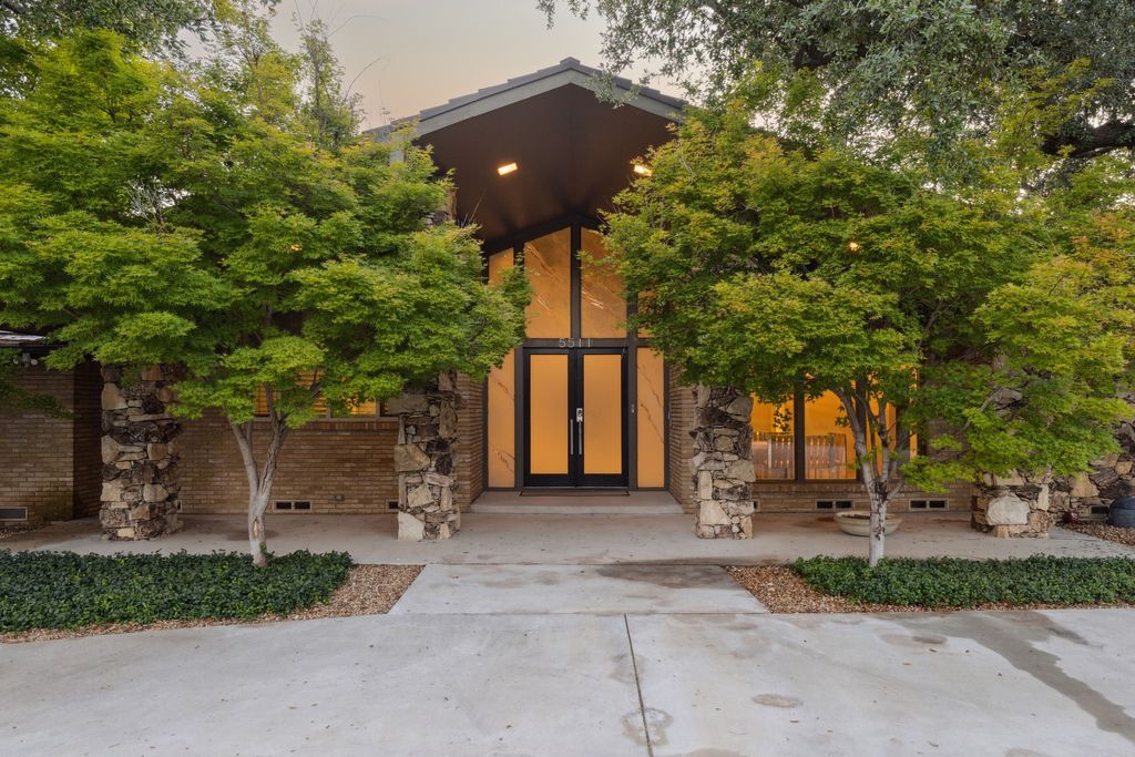 5511 Royal Lane, Dallas, TX 75229