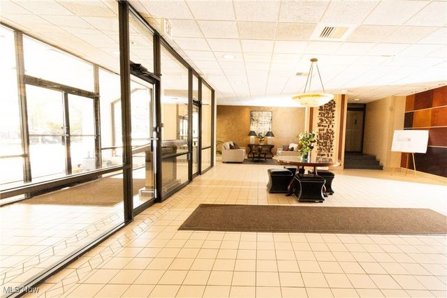 12550 Lake Avenue 810, Lakewood, OH 44107