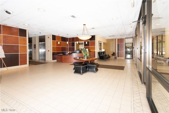 12550 Lake Avenue 810, Lakewood, OH 44107