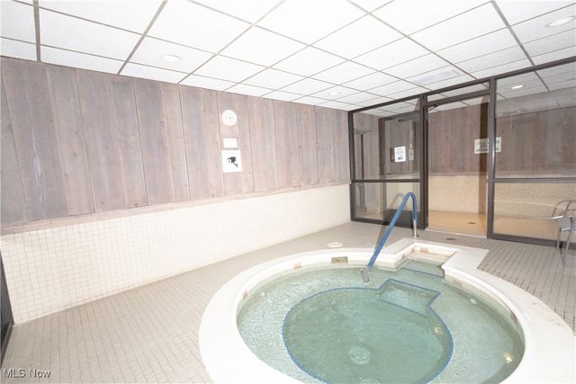 12550 Lake Avenue 810, Lakewood, OH 44107