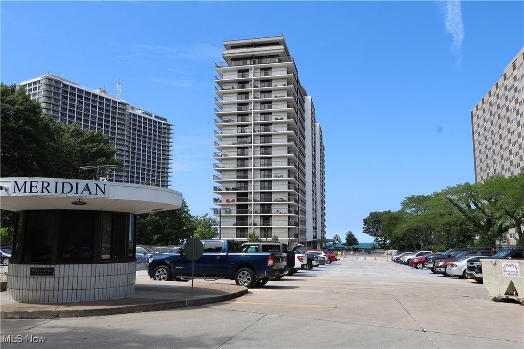 12550 Lake Avenue 810, Lakewood, OH 44107