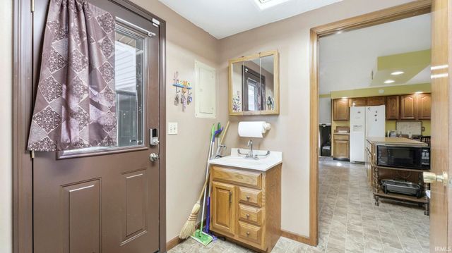 1711 Saint Louis Avenue, Fort Wayne, IN 46819