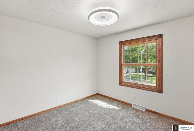 408 Kountze Memorial Drive, Bellevue, NE 68005