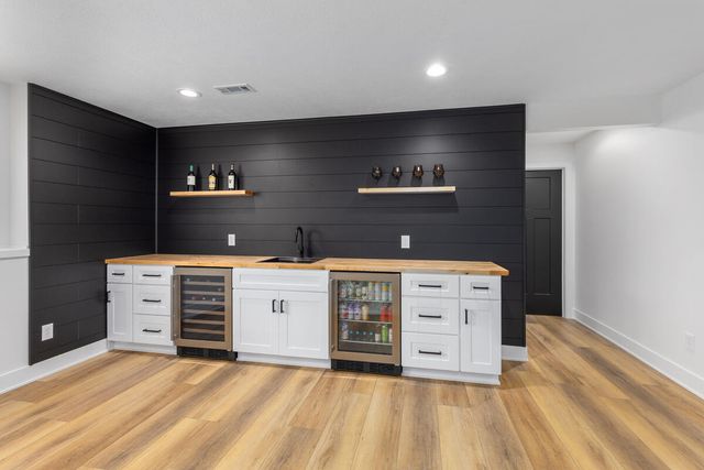 1643 Mulligan Drive Sw, City Of Wyoming, MI 49519