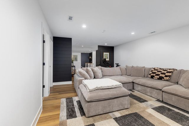 1643 Mulligan Drive Sw, City Of Wyoming, MI 49519