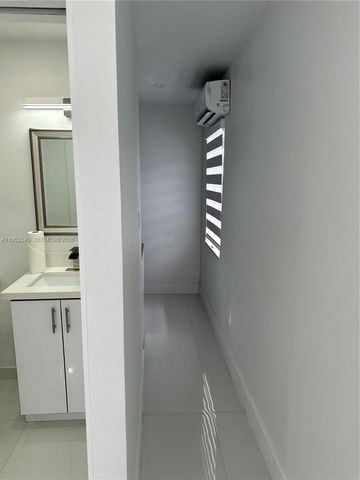 11631 SW 179th Ter, Miami, FL 33157