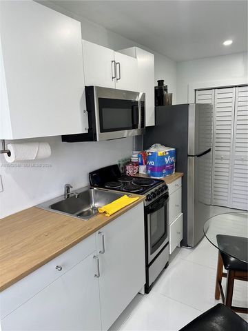 11631 SW 179th Ter, Miami, FL 33157