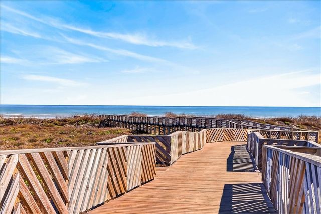 167 Sunrise Ave, Port Aransas, TX 78373