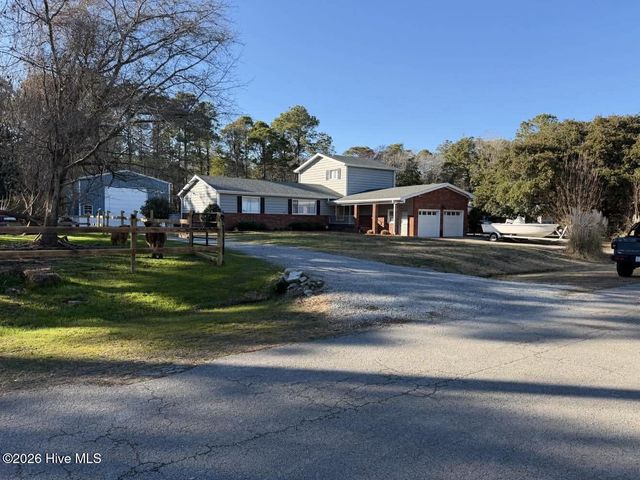 109 Pinewood Drive, Newport, NC 28570