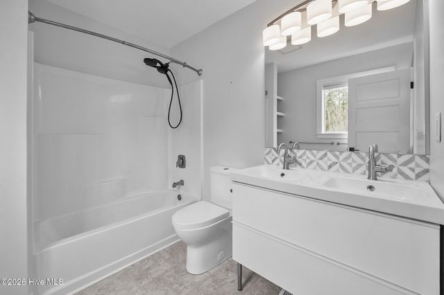 109 Pinewood Drive, Newport, NC 28570