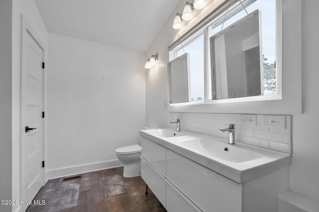 109 Pinewood Drive, Newport, NC 28570