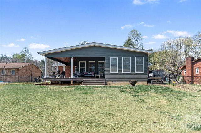 180 Fisher Road, Brevard, NC 28712
