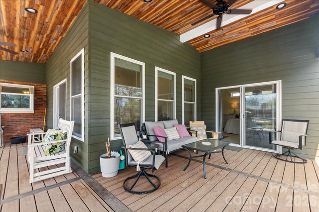 180 Fisher Road, Brevard, NC 28712