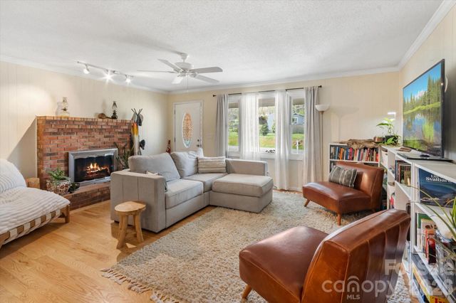 180 Fisher Road, Brevard, NC 28712