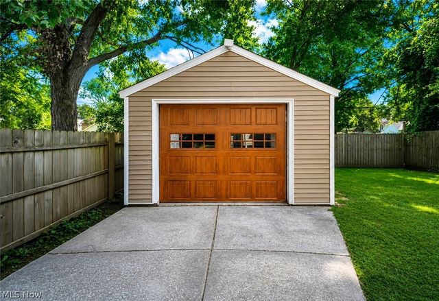 181 Spellman Court, Akron, OH 44305
