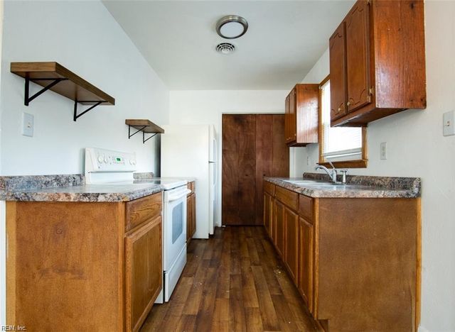 1009 Bethel Ave, Hampton, VA 23669