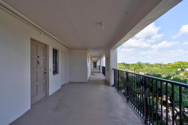 3050 N Palm Aire Drive 505, Pompano Beach, FL 33069