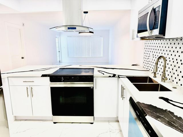 3050 N Palm Aire Drive 505, Pompano Beach, FL 33069
