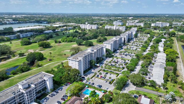 3050 N Palm Aire Drive 505, Pompano Beach, FL 33069
