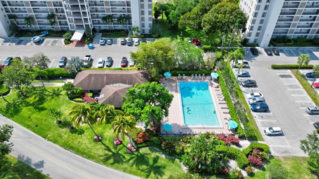 3050 N Palm Aire Drive 505, Pompano Beach, FL 33069