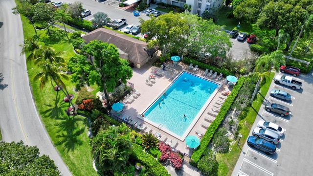 3050 N Palm Aire Drive 505, Pompano Beach, FL 33069