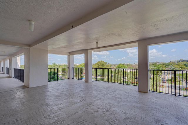 3050 N Palm Aire Drive 505, Pompano Beach, FL 33069