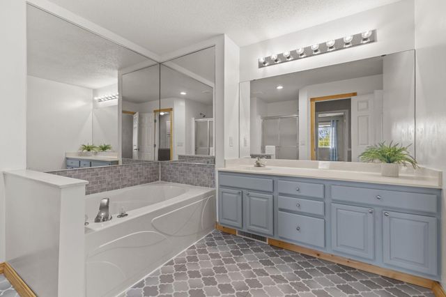837 Summer Pines Circle, Hudson, WI 54016