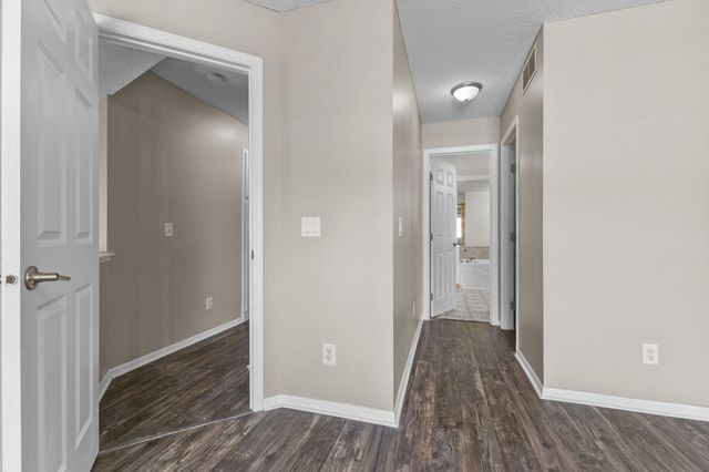 837 Summer Pines Circle, Hudson, WI 54016