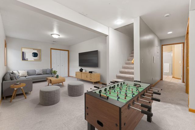 837 Summer Pines Circle, Hudson, WI 54016