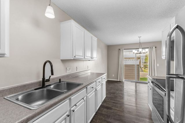837 Summer Pines Circle, Hudson, WI 54016