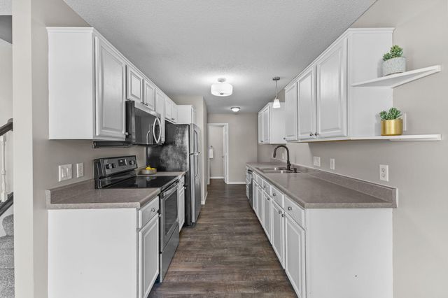 837 Summer Pines Circle, Hudson, WI 54016