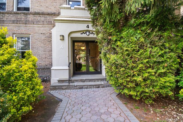 472 Gramatan Avenue Bldg 4 Unit 2U, Fleetwood, NY 10552