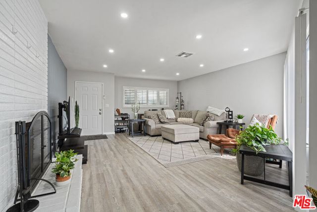 5040 W Slauson Avenue, Los Angeles, CA 90056