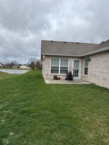 1052 Hilltop Commons Boulevard, New Whiteland, IN 46184