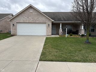 1052 Hilltop Commons Boulevard, New Whiteland, IN 46184